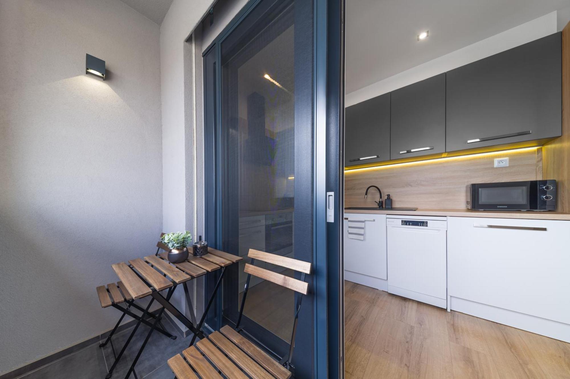 Tower Apartments Orchid & Amber สปิชสกา โนวา เวส ภายนอก รูปภาพ